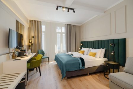 CHLOE Hotel extra kétágyas lakosztály