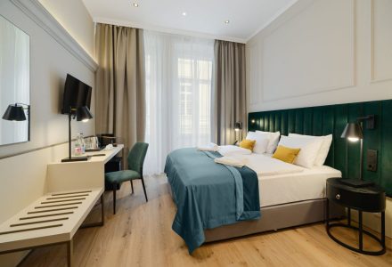 CHLOE Hotel extra kétágyas