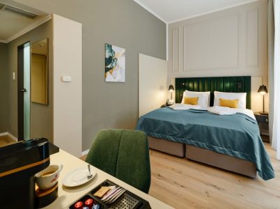 CHLOE Hotel extra kétágyas,